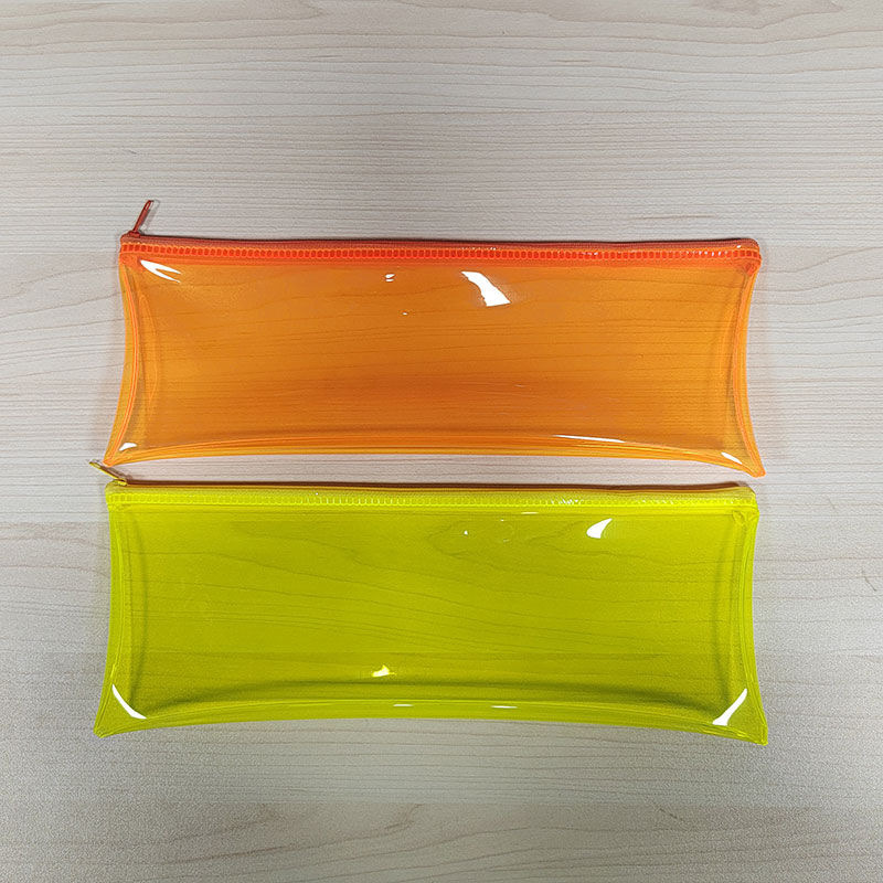 Estuche para lápices de PVC translúcido de color