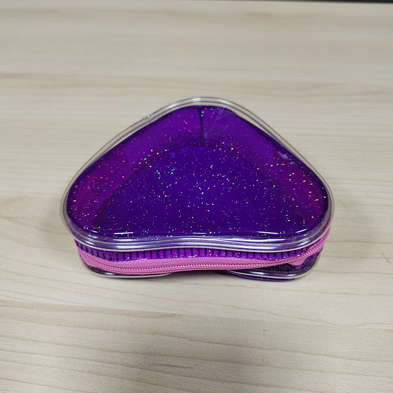 Bolsa con cremallera en forma de corazón de PVC